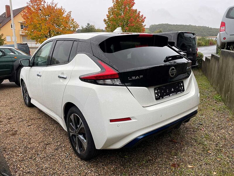 Nissan Leaf N-Connecta 40kWh sehr gepflegt